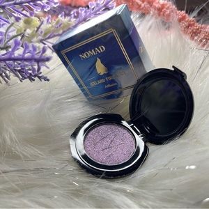 ❄️💜NOMAD COSMETICS
NOMAD x Iceland Fire & Ice Intense Eyeshadow in Alfheim💜❄️